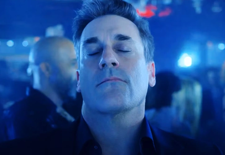 Vicios ocultos temporada 2 eleva su sátira con un tono más oscuro, nuevos personajes y un Jon Hamm brillante que sostiene un drama cada vez más afilado.